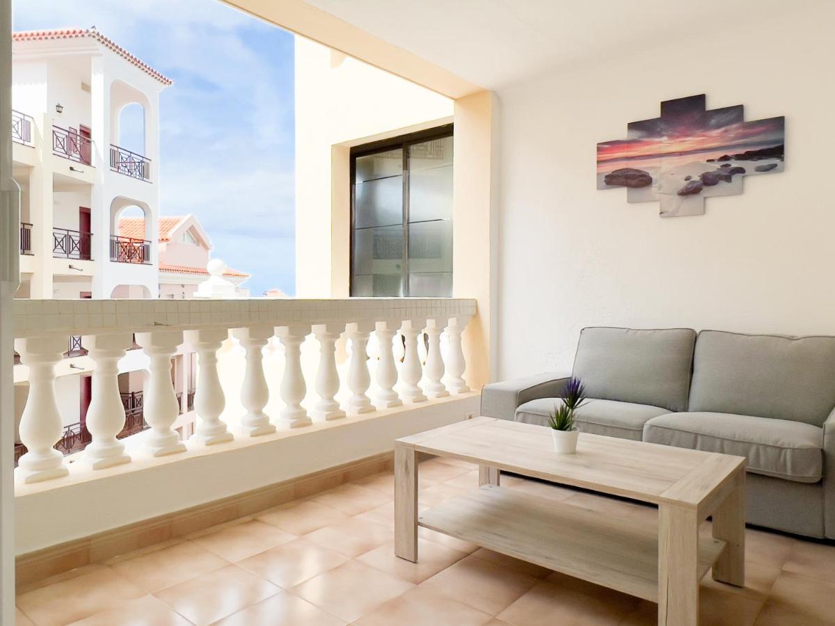 Korallia Guesthouse Castle Harbour Los Cristianos  Exterior foto