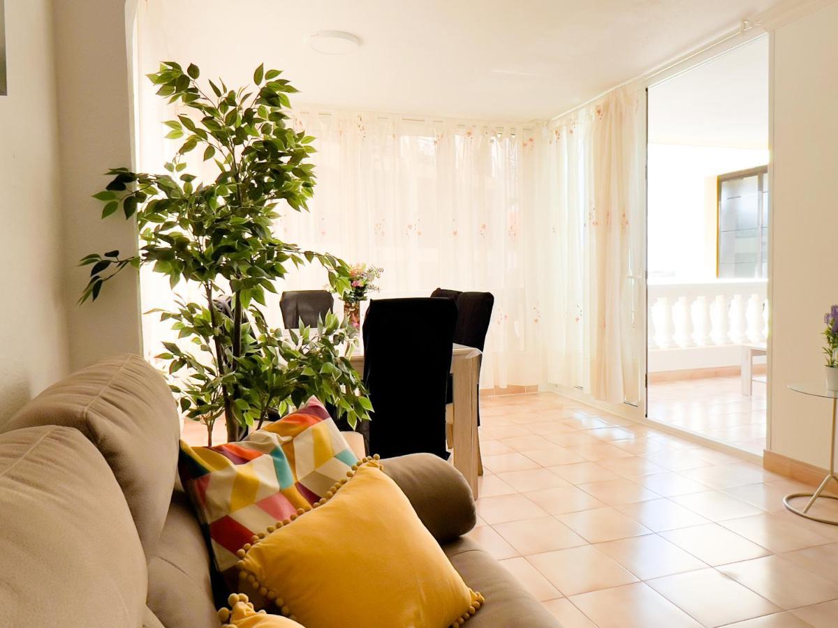 Korallia Guesthouse Castle Harbour Los Cristianos  Exterior foto