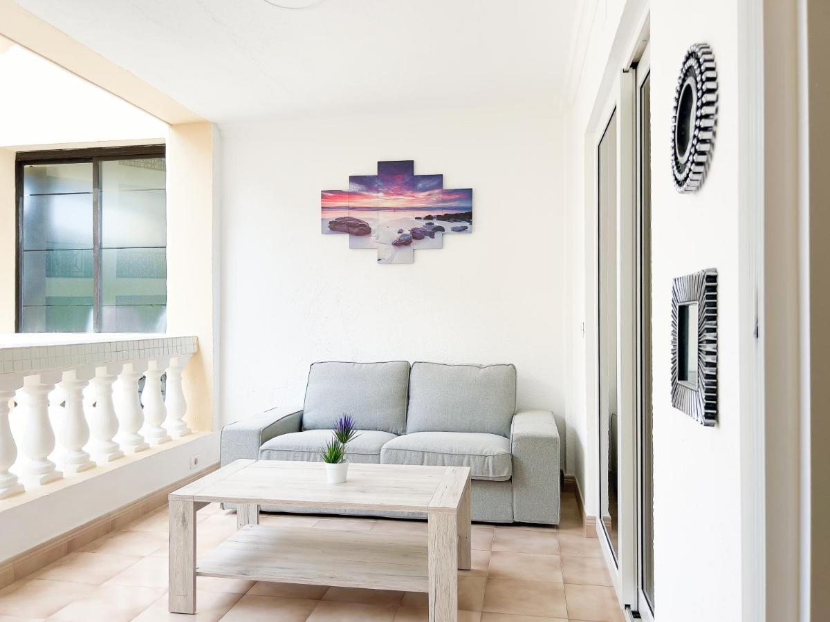 Korallia Guesthouse Castle Harbour Los Cristianos  Exterior foto